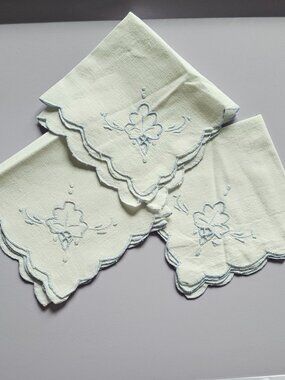 Lot of 3 Vintage White Fine Linen Blue Stitched Table Napkins Scalloped Edge 10"